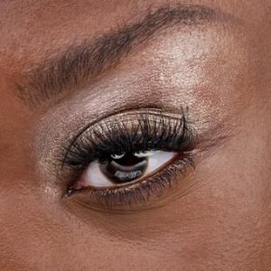 Многофункциональный тинт для глаз, губ и лица Catrice All Over Glow Tint 010
