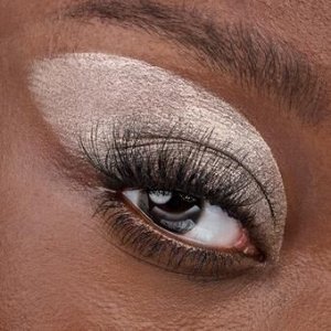 Многофункциональный тинт для глаз, губ и лица Catrice All Over Glow Tint 020