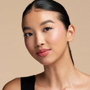 Многофункциональный тинт для глаз, губ и лица Catrice All Over Glow Tint 030