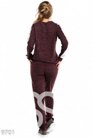 Бордовый спортивный костюм с кружевной вставкой на рукавах