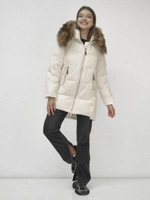Куртка женская зимняя с мехом енот премиум класса бежевого цвета 381B