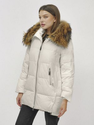Куртка женская зимняя с мехом енот премиум класса бежевого цвета 381B
