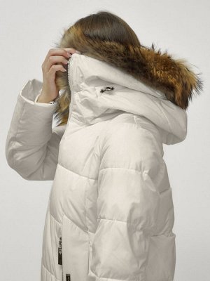 Куртка женская зимняя с мехом енот премиум класса бежевого цвета 381B