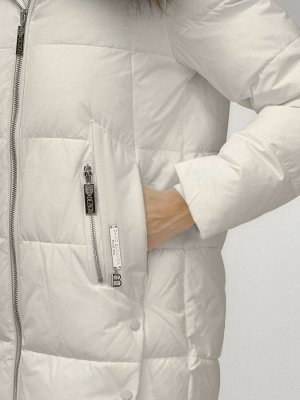 Куртка женская зимняя с мехом енот премиум класса бежевого цвета 381B