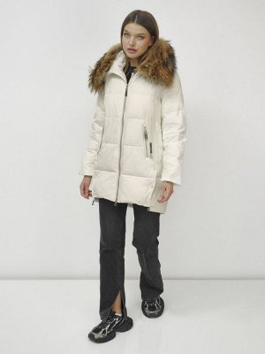 Куртка женская зимняя с мехом енот премиум класса бежевого цвета 381B