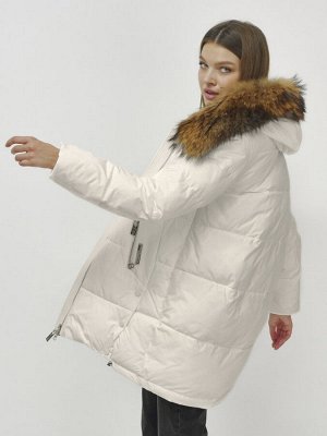 Куртка женская зимняя с мехом енот премиум класса бежевого цвета 381B