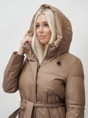Пальто утепленное стеганное зимнее с капюшоном женское коричневого цвета 9605K