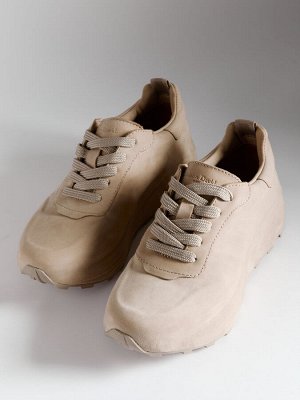 Женские кроссовки