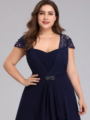 Вечернее длинное темно-синее платье с кружевными рукавами