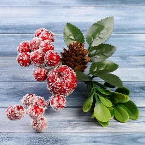 Декор "Зимние грезы" ягоды иней шишка листья 18 см