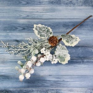 Декор "Зимние грезы" ягодки белые листья шишка, 26 см