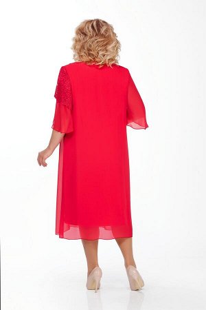 Платье Платье Pretty 924 красное 
Состав ткани: Вискоза-20%; ПЭ-80%; 
Рост: 164 см.

Платье на трикотажной подкладке, с верхними деталями переда и спинки из шифона. Перед декорирован асимметричными д