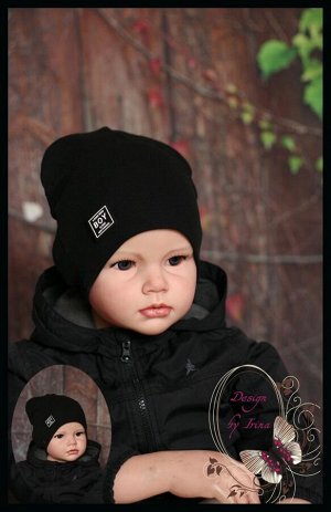 Удлиненная хлопковая шапка для мальчика «BOY» черная