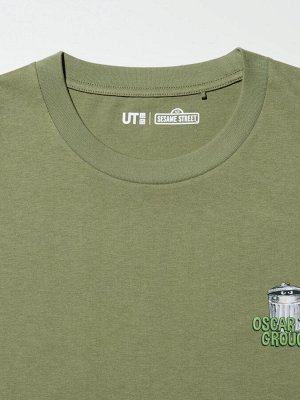UNIQLO UT - хлопковая футболка унисекс с принтом &quot;Улица сезам&quot; - 56 OLIVE