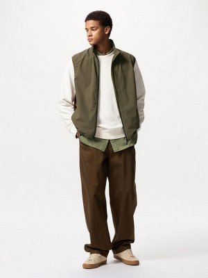 UNIQLO - ветрозащитный жилет унисекс из нейлона - 56 OLIVE