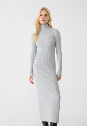 Платье Длинное вязаное платье с водолазкой (Langes Strickkleid mit Rollkragen) Длинное, облегающее трикотажное платье с водолазкой и длинными рукавами.