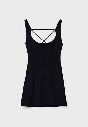 Платье Короткое платье с бретелями и запахом на спине (Kurzes Kleid mit Tr?gern und R?cken in Wickeloptik) Короткое облегающее платье с круглым вырезом, бретелями и свободной регулируемой спинкой с ку