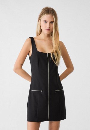 Платье Короткое платье на бретелях и молнии. (Kurzes Kleid mit Tr?gern und Rei?verschluss) Короткое облегающее платье с квадратным вырезом, бретелями и передними карманами на металлической молнии спер