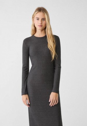 Платье трикотажное платье миди (Midi-Strickkleid) Облегающее платье миди с круглым вырезом и длинными рукавами. Низ с разрезом сзади.