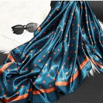 Платок с узором 90х90 см