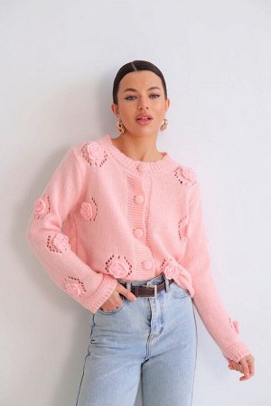 Кардиган нежно-розовый с вязаными розами