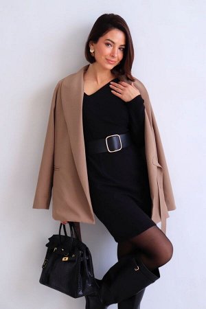 Платье чёрное с асимметричным вырезом