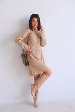 Платье вязаное бежевое