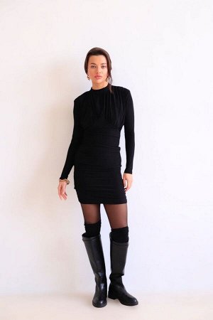 Мини-платье чёрное