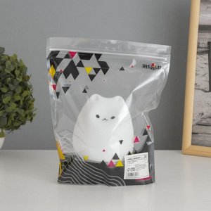 Фигурка светящаяся RISALUX «Антистресс мякиш котёнок», LED-ночник, RGB, от батареек 3ААА, 9.5x9.5x10.5 см