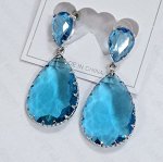 Серьги женские с кристаллами, цвет: голубой, арт.008.318