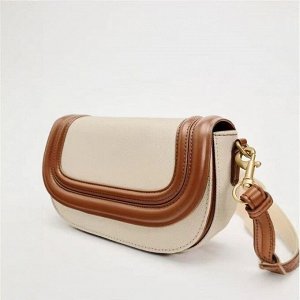 Сумка Сумка бренда &quot; ZARA &quot;- это всегда отменный стиль и высокое качество.Комплектуется 2-мя длинными ремнями: узким кожаным и широким тканевым.
Материал : экокожа + спец.сумочный водонепрон