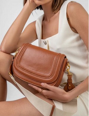 Сумка Сумка бренда &quot; ZARA &quot;- это всегда отменный стиль и высокое качество.Комплектуется 2-мя длинными ремнями: узким кожаным и широким тканевым.
Материал : экокожа
Размер: см.фото