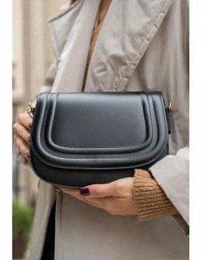 Сумка Сумка бренда &quot; ZARA &quot;- это всегда отменный стиль и высокое качество.Комплектуется 2-мя длинными ремнями: узким кожаным и широким тканевым.
Материал : экокожа
Размер: см.фото