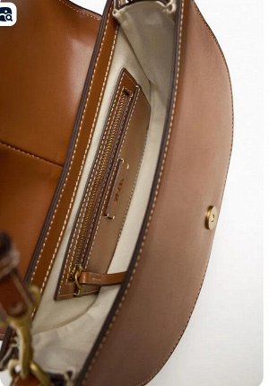 Сумка Сумка бренда &quot; ZARA &quot;- это всегда отменный стиль и высокое качество.Комплектуется 2-мя длинными ремнями: узким кожаным и широким тканевым.
Материал : экокожа
Размер: см.фото