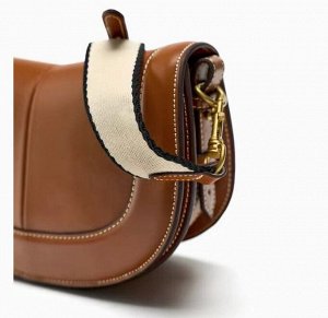 Сумка Сумка бренда &quot; ZARA &quot;- это всегда отменный стиль и высокое качество.Комплектуется 2-мя длинными ремнями: узким кожаным и широким тканевым.
Материал : экокожа
Размер: см.фото