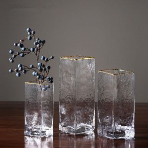 Ваза интерьерная стеклянная,  7см*18см*7см