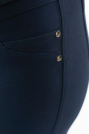 Брюки-8453 Модель брюк: Дудочки; Материал: Трикотаж с эластаном;  Фасон: Брюки
Брюки дудочки синие трикотажные
Однотонные брюки-стрейч выполнены из плотной мягкой ткани. Модель отлично сидит за счет к