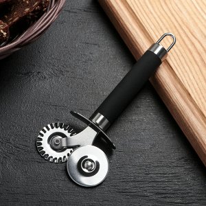 Нож для пиццы и теста Доляна «Нео», 17 см, ручка soft-touch, цвет чёрный