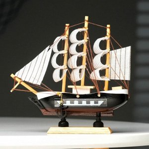Сувенирная модель корабля «Фараон», борты чёрные, каюты, 3 мачты, белые паруса в полоску