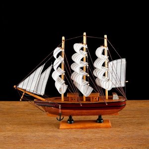 Сувенирная модель корабля сувенирный средний «Вормс».