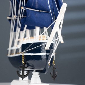 Сувенирная модель корабля «Диана», трёхмачтовый с синими парусами, 40x9x36 см