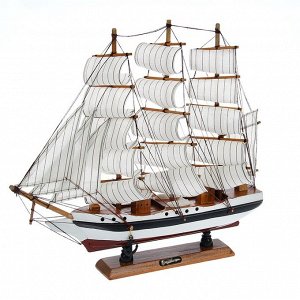 Сувенирная модель корабля «Пиллад», борта белые, паруса белые, 45x9x41 см