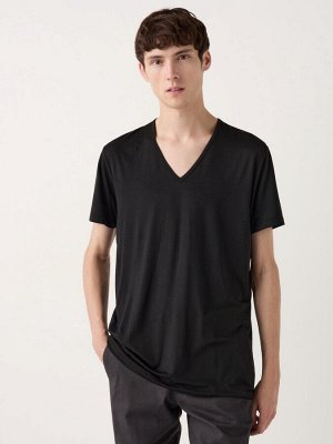 UNIQLO Heattech - тонкая термо-футболка с V-образным вырезом - 09 BLACK
