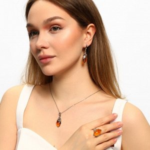 Крупный комплект ювелирной бижутерии серьги, кулон и кольцо 18 р, покрытие: посеребрение, вставка: янтарь, арт.213.317-18