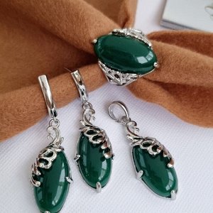 Крупный комплект ювелирной бижутерии серьги, кулон и кольцо 18 р, покрытие: посеребрение, вставка: искусственый камень, цвет: зеленый, арт.213.316-18