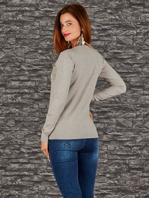 Свитер Состав: 50% Viscose, 45% Modal, 5% Spandex Цвет: latte Длина: 56 Длина рукава: 61. Стразы.