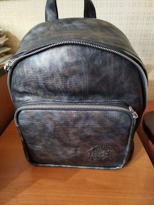 Рюкзак из натуральной кожи среднего размера
