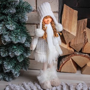 Кукла интерьерная "Девочка в белом платье с сердечком" 43 см