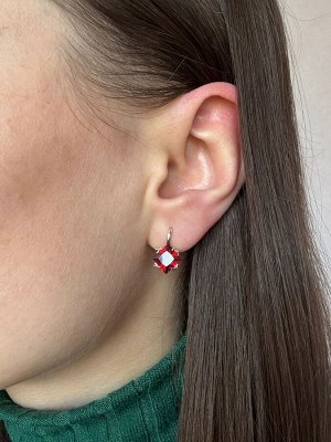 Серьги под серебро с красным фианитом