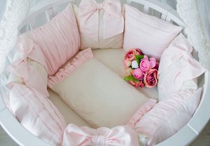 Комплект в круглую/овальную кроватку "Rose" ("Розочка").